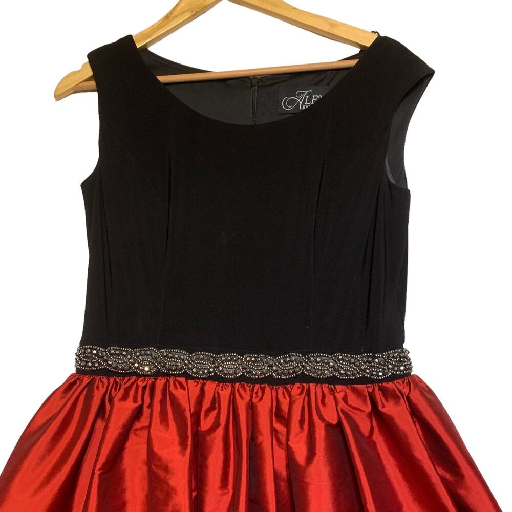 Alex Evening Black And Red Beaded Waist Gown sz 6 - Picture 2 of 10